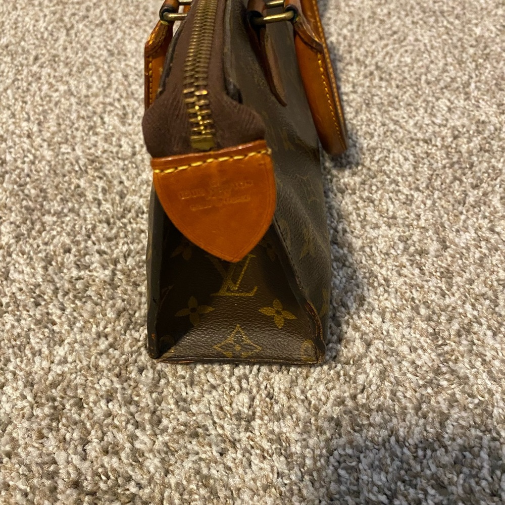 Louis Vuitton Monogram Sac Triangle Handbag - Picture 6 of 11
